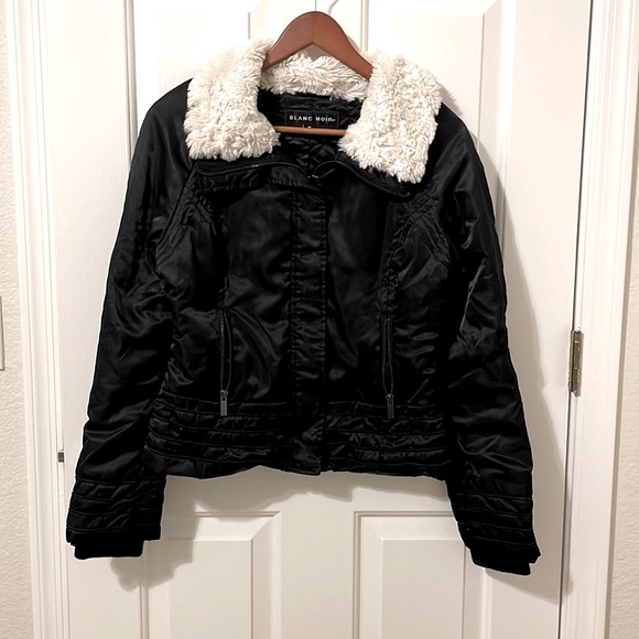 Medium Blanc Noir black jacket - Picture 1 of 3